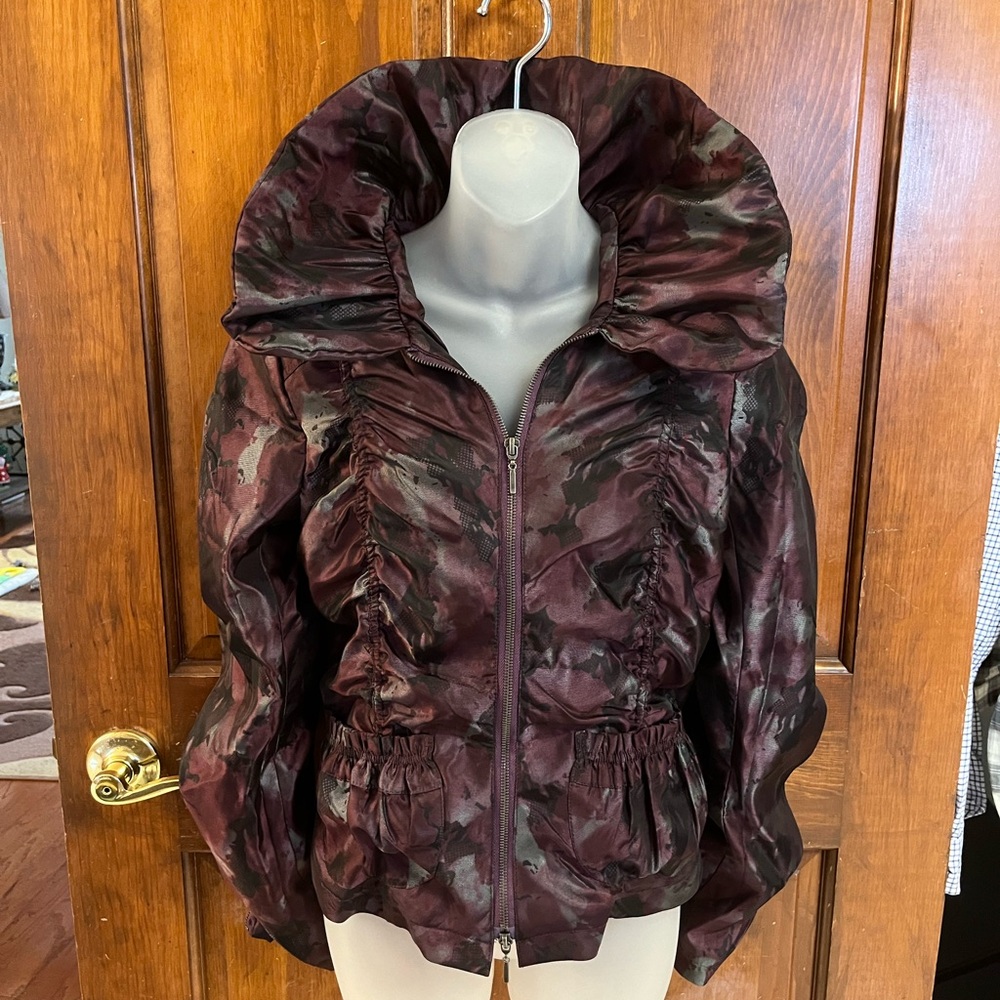 SoLo Moda puffy ruched sleeves stand up collar amethyst zip front jacket size 2